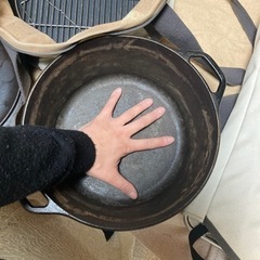 受け渡し予定者決定しました！スノーピーク焚き火台Lスターターキットとダッチオーブン（袋はスノーピークで中身はロッジです）