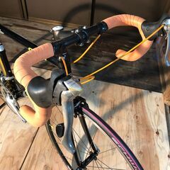 ロードバイク　700CシマノR500ホイール　アルミフレーム　SORA8速 シュワルベULTREMO