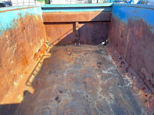 4トン車脱着用8㎥1枚扉ダンプ式コンテナ（舟底仕様）中古品③