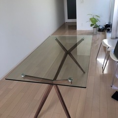 【ネット決済】ガラスダイニングテーブル　140cm✖️80cm