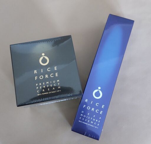 ライスフォース プレミアムパーフェクトクリーム30gとディープモイスチュアエッセンス30ml