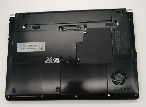 東芝ノートパソコン i3(中古)4GBのメモリ、SSD120GB,13.3画面 東芝ノートパソコン i3(中古)4GBのメモリ、SSD120GB,13.3画面