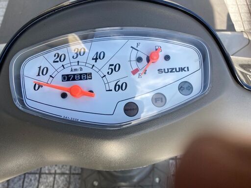 レッツ4バスケット】SUZUKI 女性にオススメ！新品バッテリー付