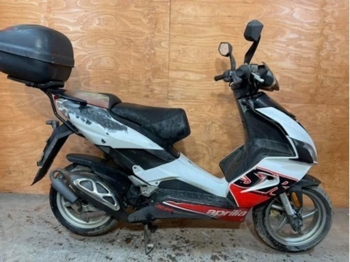 ☆お支払い総額4.2万円☆ アプリリア SR50  レストアベース  初爆確認済み！クランキングOK！ 人気、希少車！ 治せる方に♪ 関東圏内即日配送可能です！ ☆お支払い総額4.2万円☆ アプリリア SR50 レストアベース 初爆確認済み！