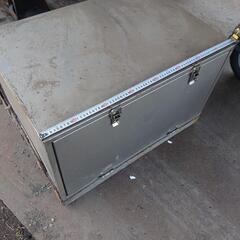 ステンレス工具箱1