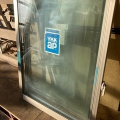 YKKAP社　引違い窓　複層硝子　在庫未使用品①