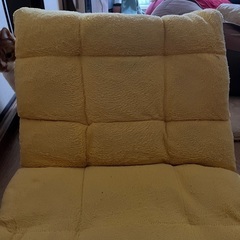 黄色い座椅子