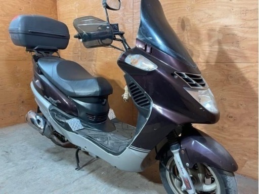 ☆お支払い4.2万円☆ SYM RV180i  180cc高速乗れる！ リアボックス付き♪ ナックルガード！ 通勤通学に！配達にも♪ 関東圏内即日配送可能です！ ☆お支払い4.2万円☆ SYM RV180i 180cc高速乗れる！ リアボックス付き
