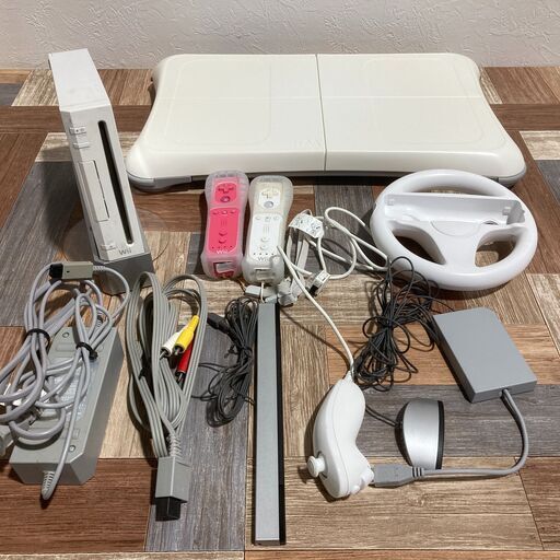 ニンテンドー Wii ゲーム機本体 Wii fit ハンドル ソフト 9本 まとめて
