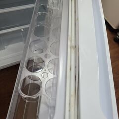 【リサイクルショップどりーむ天保山店】●40●　ヤマダ電機　２ドア冷蔵庫　YRZ-C09B1　2019年製　1人暮らしに最適♪ 容量９０L　ホワイトカラー　パッキン汚れ有　