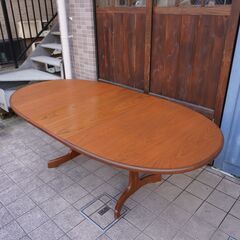 イギリスアンティークE.GOMME社 G-plan(ジープラン)Fresco(フレスコ)シリーズ チーク材 エクステンションダイニングテーブルです。北欧スタイルの4人～6人用伸長式ダイニングテーブル。CB205