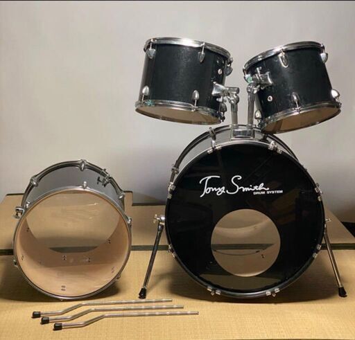 Tony Smithドラム