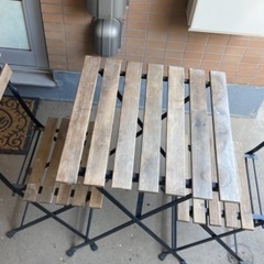 【無料】ガーデンテーブル(1年) と椅子x2