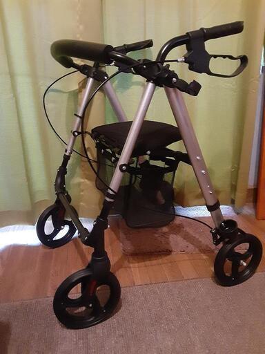 歩行車(新品未使用)　値下げしました。