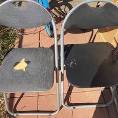 パイプ椅子　破れあり2個