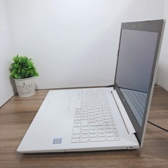 高年式♡プレゼントにもオススメ♡白くてかわいいノートパソコン