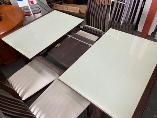激安 オススメ‼️伸縮タイプ ガラスダイニングテーブルセット