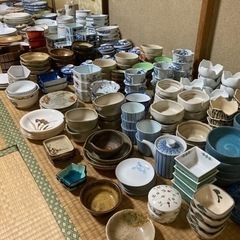 食器など約600個　33390円　香蘭社など