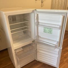 とてもシンプルで可愛いけど、しっかり実用的な冷凍冷蔵庫 110L
