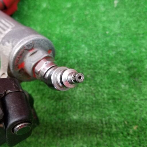 MAX  高圧釘打ち機 ※マガジンプロテクターのストッパーが抜けてしまいます【リライズ野田愛宕店】【店頭取引限定】【中古】管理番号：ITE8ILF835LC