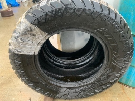 新品タイヤ　37×12.50r20