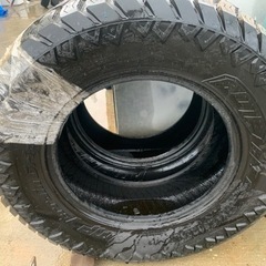 新品タイヤ　37×12.50r20