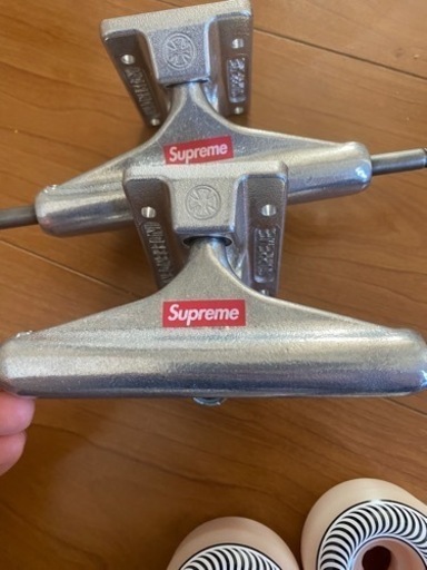 Supreme × INDEPENDENT TRUCKS 129 シュプリーム インディペンデント トラック スケートボード