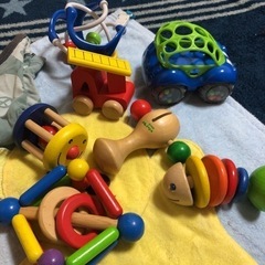 赤ちゃんグッズ　知育玩具　おもちゃ