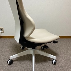 イトーキ　カシコ（女性向けオフィスチェア）