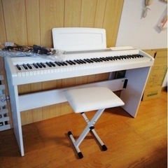 【決まりました】KORG 2014年製　電子ピアノ　スタンド、椅子つき