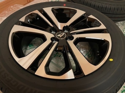 車のパーツ ダイハツ ロッキー 純正タイヤ&ホイール 美品