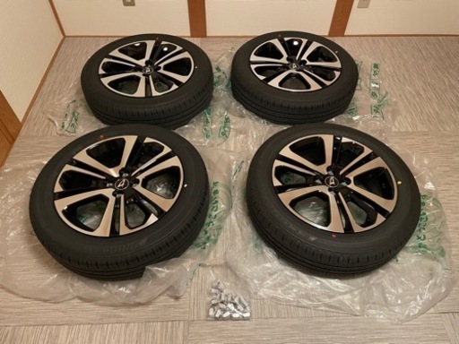 車のパーツ ダイハツ ロッキー 純正タイヤ&ホイール 美品