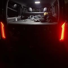 ハイエース 200系 オープニングモーション シーケンシャルウインカー機能付き ファイバー LED テールランプ