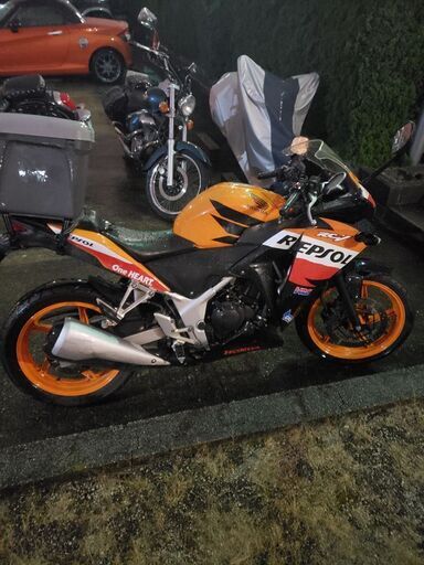 ホンダ　HONDA cbr250r レプソルカラー