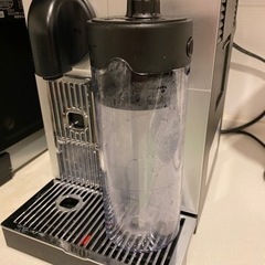 高級コーヒーメーカー ネスプレッソラティシマプロ シルバー F456PR