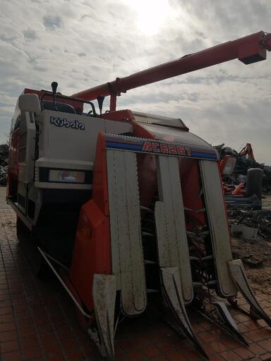 久保田のコンバイン 大きい物