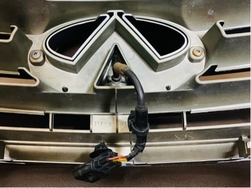 美品 スカイライン クロスオーバー インフィニティ グリル