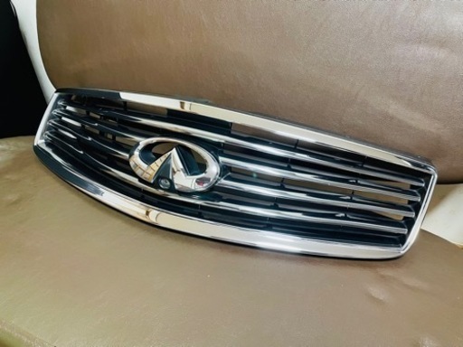 美品 スカイライン クロスオーバー インフィニティ グリル