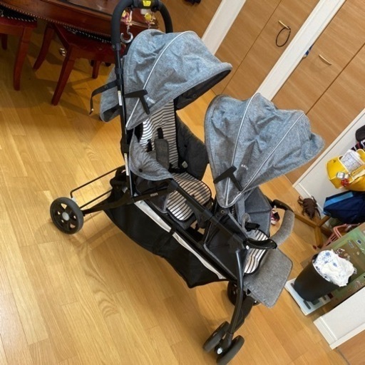 美品　双子用ベビーカー　決定しました。