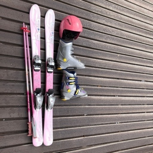 スキー4点セット　スキーブーツ　ストック　子供用