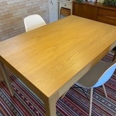 IKEA イケア ダイニングテーブル＋イームズ風チェアセット IKEA イケア ダイニングテーブル＋イームズ風チェアセット
