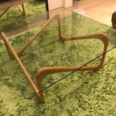 無垢材とガラス天板の曲線デザインテーブル