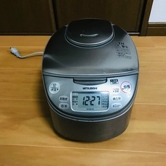 MITSUBISHI 5.5号炊き炊飯器　NJ-KH10
