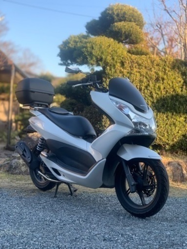 値下げ‼️自賠責5年付‼️原油高騰今こそ‼️驚異の実燃費リッター40〜50km‼️税金年間2千円程‼️超人気PCX125‼️カスタム多数‼️ 値下げ‼️自賠責5年付‼️原油高騰今こそ‼️驚異の実燃費