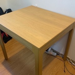 IKEA2-4人掛けダイニングテーブル