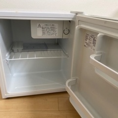 終了、引き渡し済みです　小型冷蔵庫