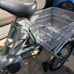 電動アシスト三輪自転車