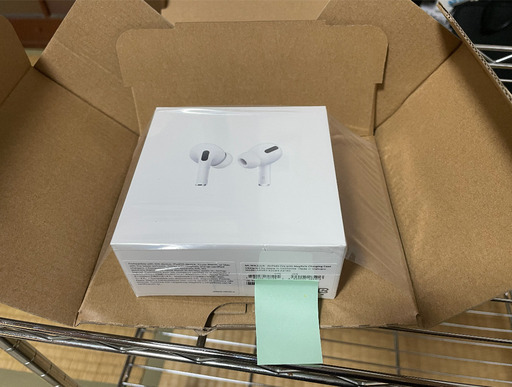 値下げました！新品未開封！AirPodsPro エアーポッズプロ MLWK3J/A ワイヤレス充電ケース　充電ケーブル　付属