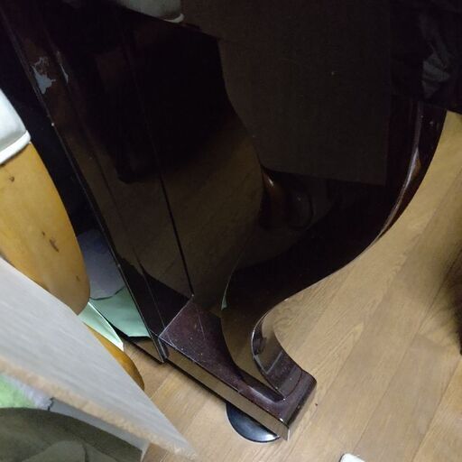 アップライトピアノ 値下！欧州メーカー 三本ペダル 猫脚 - 鍵盤楽器  