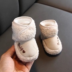 【ネット決済・配送可】秋冬の赤ちゃんの靴